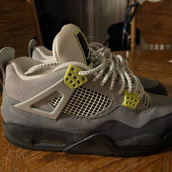 Jordan 4 neon - Picture 5 of 7